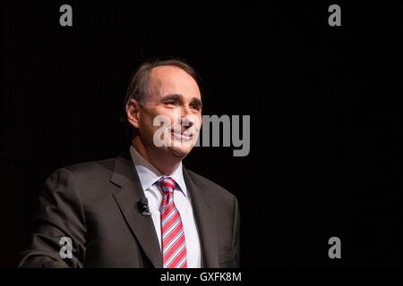 Politischer Stratege David Axelrod spricht über seine Memoiren während einer Diskussion bei der LBJ Presidential Library 25. Februar 2015 in Austin, Texas. Stockfoto