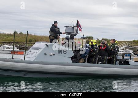 US-Verteidigungsminister Ashton Carter tourt die norwegischen Fjorde mit dem Boot während eines Besuchs auf dem Luftwaffenstützpunkt Bodo 9. September 2016 in Bodo, Norwegen. Stockfoto