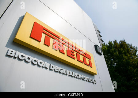 Ein Logo Zeichen außerhalb der Hauptsitz der Pirelli & C. SpA in Mailand, Italien am 3. September 2016. Stockfoto