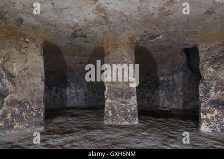 Hypogäum. Alto de Segovia. Kolumbianischen archäologischen Park, der auch viele Hypogea enthält. Diese riesige unterirdischen Grabstätten sind de Stockfoto