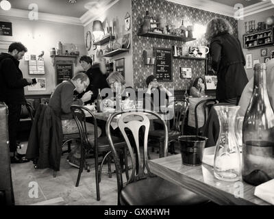 Paris, Stadt der Lichter, ist die Hauptstadt Frankreichs und eine der berühmtesten Städte der Welt Stockfoto