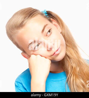 Porträt eines schönen jungen Mädchens mit langen blonden Haaren Stockfoto