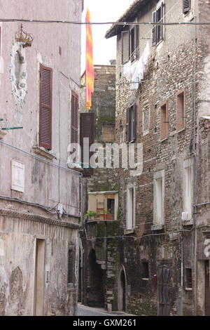 Eine schöne Gasse in der Altstadt von Tivoli, Italien Stockfoto