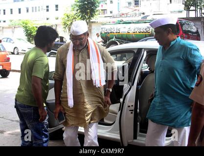 Bollywood-Schauspieler Nana Patekar während der Ganesh Chaturthi feiern in Mumbai, Indien am 5. September 2016 Stockfoto