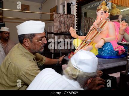 Bollywood-Schauspieler Nana Patekar während der Ganesh Chaturthi feiern in Mumbai, Indien am 5. September 2016. Stockfoto