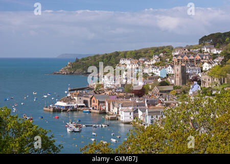 Malerische Fowey an einem sonnigen Frühlingsmorgen, Cornwall, England. Frühjahr (Mai) 2015. Stockfoto