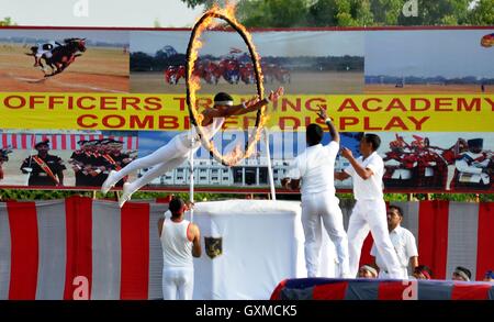 Officers Training Academy (OTA) Kadetten zeigen ihr können bei der Verabschiedung, Officer Cadets in Chennai Stockfoto