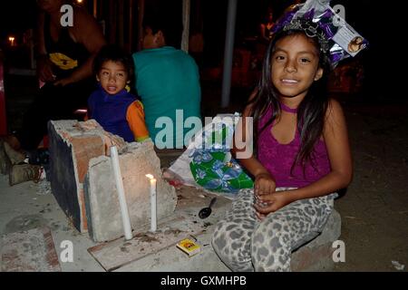 Day of The Dead - Friedhof in PUERTO PIZARRO. Abteilung von Tumbes. Peru Stockfoto