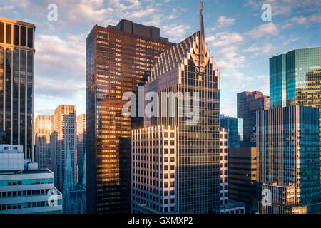 Die gegenseitige of America bauen und umliegende Gebäude, New York, Vereinigte Staaten von Amerika. Stockfoto