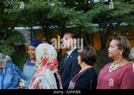 New York, Vereinigte Staaten von Amerika. 16. Sep, 2016. USA: UNO, Peace Bell Zeremonie anlässlich des 35. Jahrestages der International Day of Peace (21. September) Bemerkungen von den Generalsekretär Teilnehmern gehören:-UN-Botschafter des Friedens: Leonardo DiCaprio, Michael Douglas, Jane Goodall, Midori, Stevie Wonder - Nobelpreisträger: Leymah Gbowee, Tawakul Karman, Shirin Ebadi - globale Lehrer Preisträger: Hanan Al Hroub Credit: Mark Sullivan/Alamy Live News Stockfoto