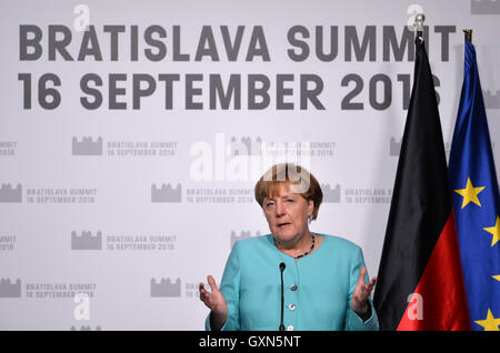 Bratislava, Slowakei. 16. Sep, 2016. Bundeskanzlerin Angela Merkel besucht eine Pressekonferenz im Rahmen des EU-Gipfels in Bratislavae, Slowakei, 16. September 2016. Bildnachweis: Katerina Sulova/CTK Foto/Alamy Live-Nachrichten Stockfoto