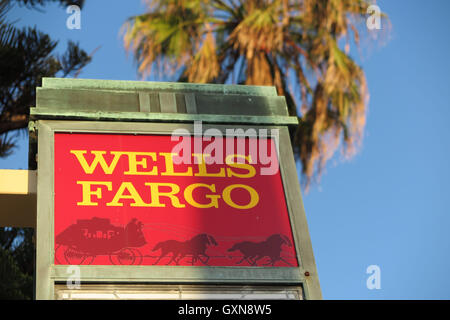 San Clemente, Kalifornien, USA. 16. Sep, 2016. Wells Fargo Mitarbeiter heimlich Millionen von unbefugten Bank- und Kreditkarten-Konten ohne Wissen des Kunden, die es zu wissen, seit 2011 geschaffen. Die Wells Fargo-Mitarbeiter eröffnet nicht autorisierte Konten um Umsatzziele zu treffen. Im Bild: © Julie Rogers/ZUMA Draht/Alamy Live-Nachrichten Stockfoto