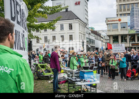 Malmö, Schweden, 17. September 2016. Demonstrationen auf der ganzen Welt gegen die vorgeschlagene Freihandelsabkommen schon TTIP und CETA. Tommy Lindholm/Alamy Live-Nachrichten Stockfoto