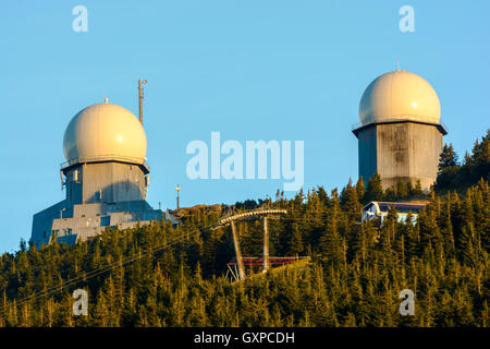 Mount, Radiostation und Seilbahn auf Grosse Arber - König des Bayerischen Waldes, Deutschland Stockfoto