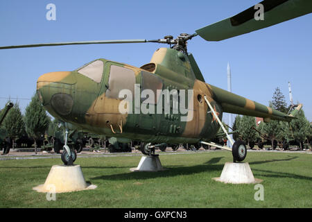Ungarische Armee Mi-1 Hubschrauber auf dem Display in der Militär-Technologiepark, Kecel, Ungarn Stockfoto