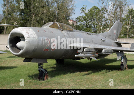 Ungarische Luftwaffe Mig-19 pm auf Anzeige in der szolnok Aviation Museum, Ungarn Stockfoto