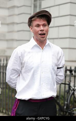 Lauri Love, der US-Regierung Computer hacken beschuldigt wird, kommt in Westminster Magistrates' Court wo soll er herausfinden, ob er aus Großbritannien stehen ausgeliefert wird Testversion. Stockfoto