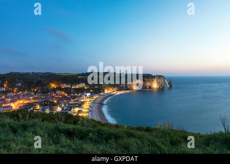 Malerische Aussicht auf den berühmten Klippen von Etretat in Normandie, Frankreich Stockfoto