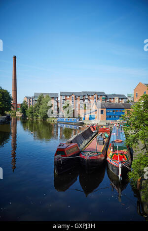 Portland-Becken Kanal Boote Schornstein Lyne Dukinfield Junction Peak Forest Canal Ashton Canal Huddersfield schmaler Stockfoto