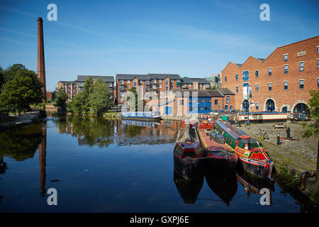 Portland-Becken Kanal Boote Schornstein Lyne Dukinfield Junction Peak Forest Canal Ashton Canal Huddersfield schmaler Stockfoto