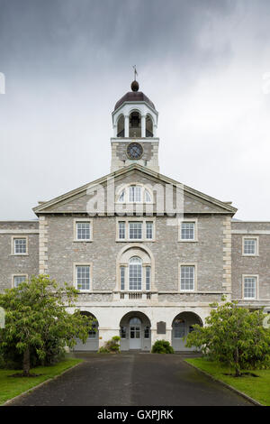 Die ehemalige Royal Naval Hospital, Stonehouse, Plymouth von 1758-65, jetzt ein Apartment-Komplex genannt Millfields. Stockfoto