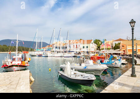 Hafen Sie in Fiskardo Kefalonia Griechenland mit Segelbooten Stockfoto