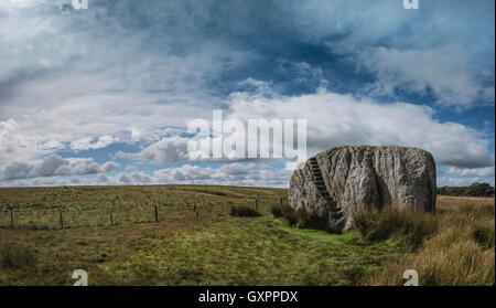 Der große Stein Fourstones glazialen unberechenbar auf Tatham fiel, North Yorkshire, North West England, UK. Stockfoto