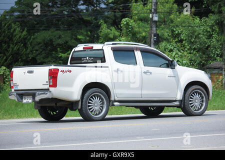 Chiang Mai, THAILAND-18. August 2016: Private Pickup Auto, Isuzu Dmax. Auf der Straße no.1001, 8 km von Chiang Mai Stadt. Stockfoto