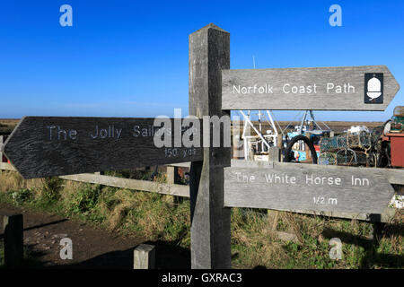 Hölzernen Fußweg Zeichen, North Norfolk Küste Weg, England, UK Stockfoto