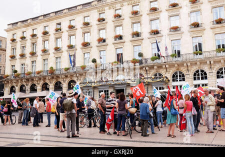 FSU Arbeitsrecht Protest vor dem Grand Hotel Bordeaux Stockfoto