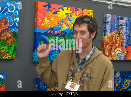 Künstler Phil Lewis während Kunstfestival im 29th Street Mall in Boulder, CO Stockfoto