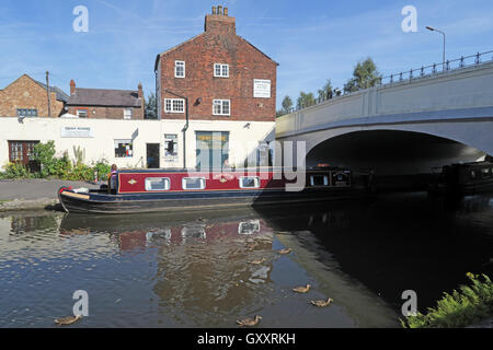 Dorn-Marine-Werft und Shop, Stockton Heath, Warrington, England Stockfoto