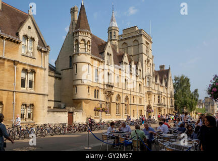 Rund um die Universität Stadt Oxford England Balliol College Broad Street Stockfoto