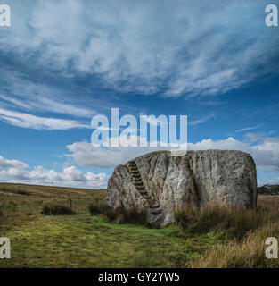 Der große Stein Fourstones glazialen unberechenbar auf Tatham fiel, North Yorkshire, North West England, UK. Stockfoto