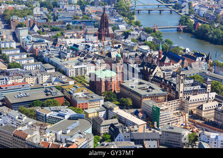 Luftaufnahme von St. Pauls Kirche (Paulskirche), Römerberg und Dom zu Frankfurt (Dom), Frankfurt Am Main, Deutschland Stockfoto