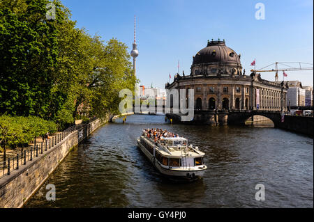 Berlin, Deutschland. Das Bode-Museum wurde im Jahre 1904 fertiggestellt. Nach der Restaurierung wurde es im Jahr 2006 wiedereröffnet und beherbergt eine große Skulpturensammlung und anderen Künsten. Stockfoto