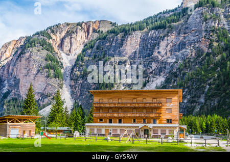 Pederu Hütte in den Dolomiten, Naturpark Fanes-Sennes-Prags, Südtirol, Italien Stockfoto