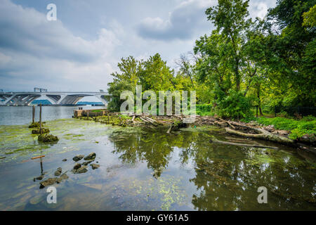 Woodrow Wilson-Brücke und Potomac River in Alexandria, Virginia. Stockfoto