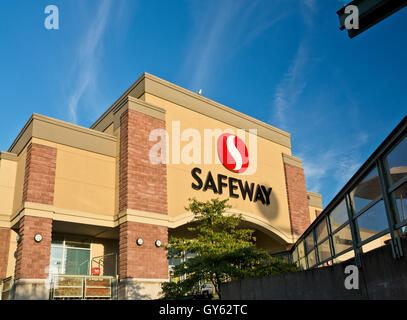 Safeway-Supermarkt in Burnaby, British Columbia, Kanada. Stockfoto
