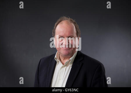 James "Jim" Naughtie, die britische Radio und News-Moderatorin für die BBC, auf dem Edinburgh International Book Festival. Edinburgh, Schottland. 22. August 2016 Stockfoto