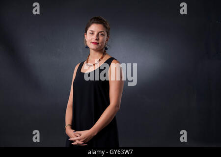 Jessie Burton, englischer Schriftsteller und Schauspielerin, beim Edinburgh International Book Festival. Edinburgh, Schottland. 22. August 2016 Stockfoto