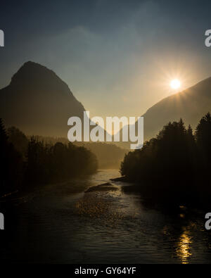 Fluss, Berge, Tal, Hintergrundbeleuchtung, Nationalpark Gesäuse, Enns, Steiermark, Österreich Stockfoto