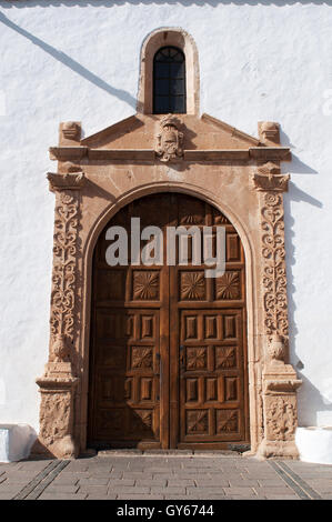 Fuerteventura: die Kathedrale der Heiligen Maria in der Stadt Betancuria, erbaut zwischen 1410 und 1424 Stockfoto