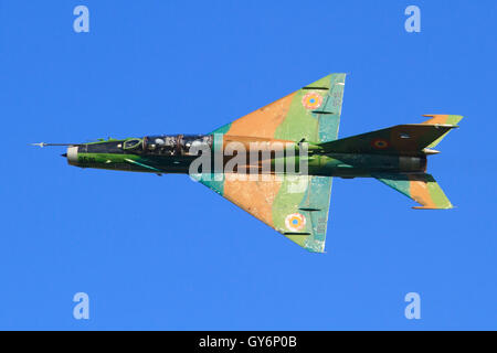 SLIAC, Slowakei - 30.August: MIG-21 LANCER Kämpfer bei SIAF Airshow in Sliac, Slowakei am 30. August 2015 Stockfoto