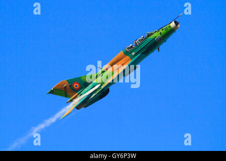 SLIAC, Slowakei - 30.August: MIG-21 LANCER Kämpfer bei SIAF Airshow in Sliac, Slowakei am 30. August 2015 Stockfoto