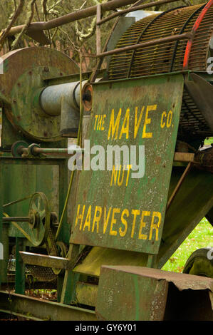 Nuss-Erntemaschine, Dorris Ranch Living History Filbert Farm County Park, Lane County, Oregon Stockfoto