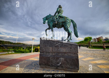 Pferd Reiterstatue im Ab-o Atash Park Stockfoto