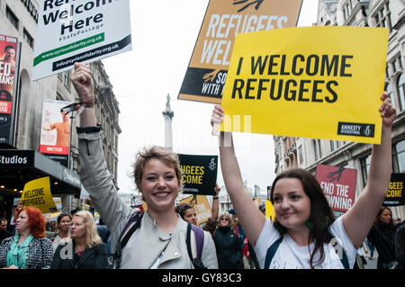 London, UK. 17. September 2016. Tausende marschieren durch die Londoner drängt die Regierung, mehr Action in die Flüchtlingskrise zu nehmen. Bildnachweis: Noemi Gago/Alamy Live-Nachrichten Stockfoto