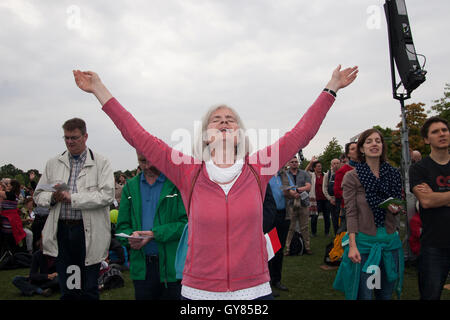 Berlin, Deutschland. 17. September 2016. Ökumenischer Gottesdienst nach Marsch für das Leben (jährliche Demonstration gegen Abtreibung). Stockfoto