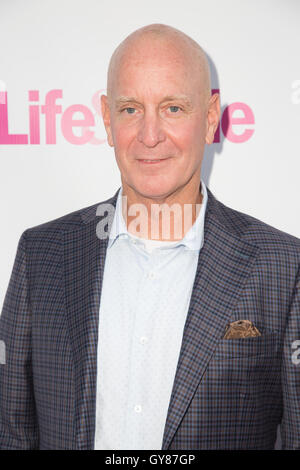 Hollywood, Kalifornien, USA. 17. September 2016. Reality-TV-star Steve Cederquist, HGTV "Flip oder Flop" TV-Show besucht das InTouch Magazin Promi Fan Festival Pre-Emmy Party in der Hollywood Foreign Legion Hall in Hollywood, Kalifornien. Bildnachweis: Sheri Determan / Alamy Live News Stockfoto